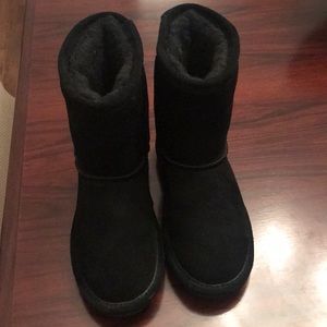 Bearpaw boot! Suede wool blend fleece lining.